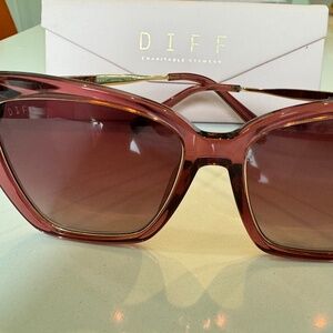 Diff Eyewear Becky IV Mulberry + Wine Gradient Sunglasses (+ case and cloth)